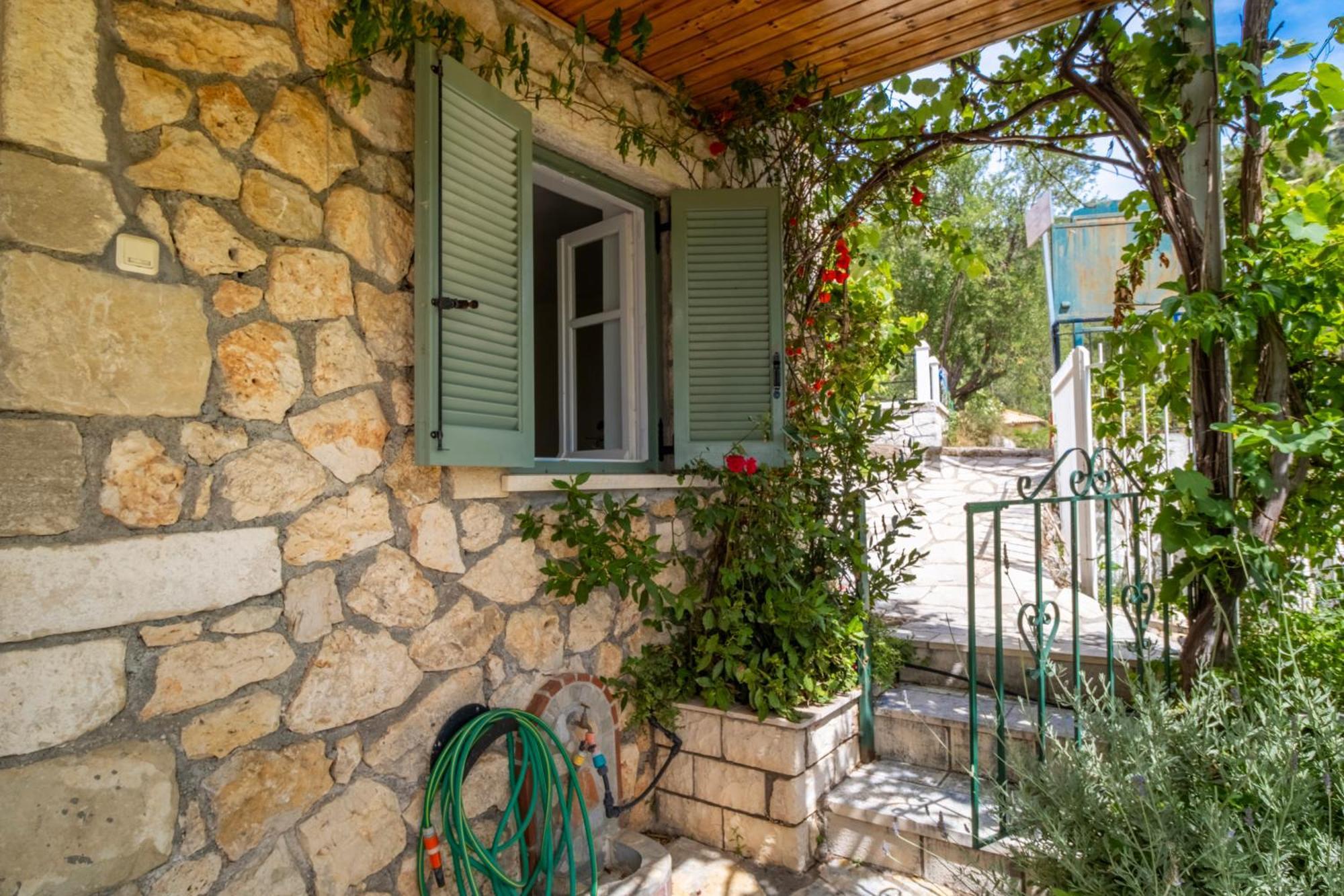 Kerkis Traditional Guesthouse Drymon エクステリア 写真