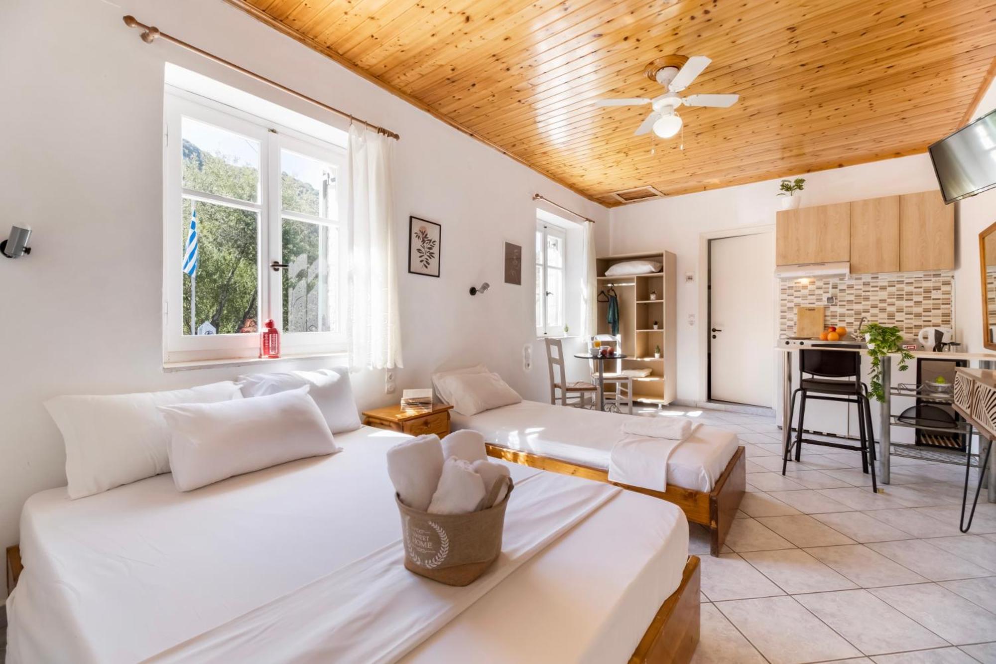 Kerkis Traditional Guesthouse Drymon エクステリア 写真